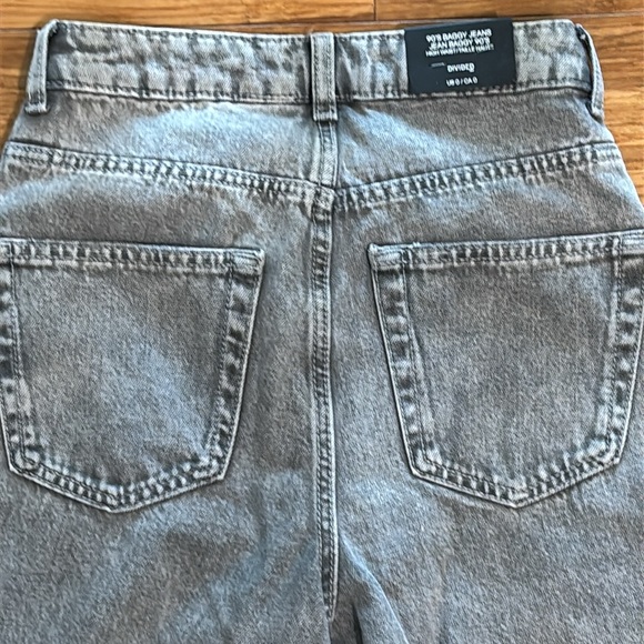 NWT H&M Divided 90’s Baggy Jeans – Distressed High Waist – Size 0 (EUR 32) - Picture 5 of 9